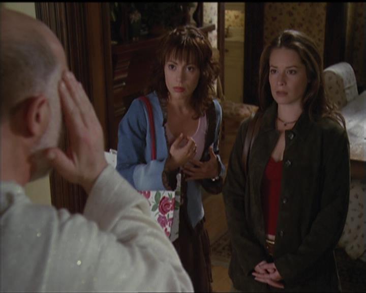 Charmed-Online-dot-net_5x05WitchesInTights1107.jpg