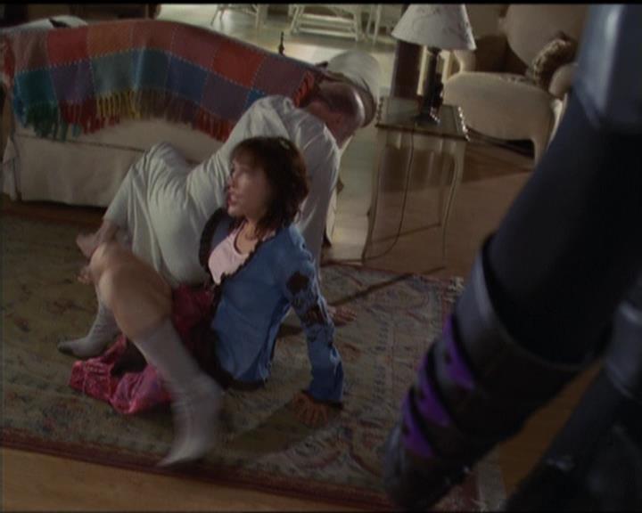 Charmed-Online-dot-net_5x05WitchesInTights1122.jpg