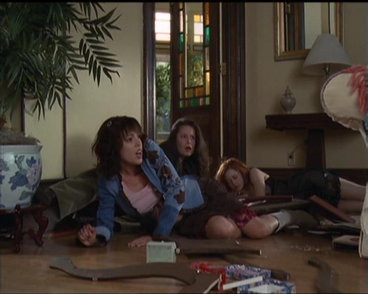 Charmed-Online-dot-net_5x05WitchesInTights1144.jpg