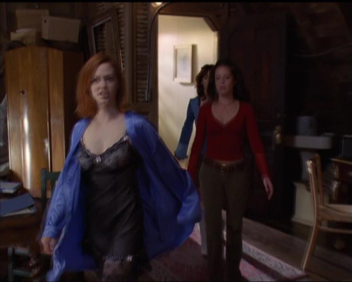 Charmed-Online-dot-net_5x05WitchesInTights1156.jpg