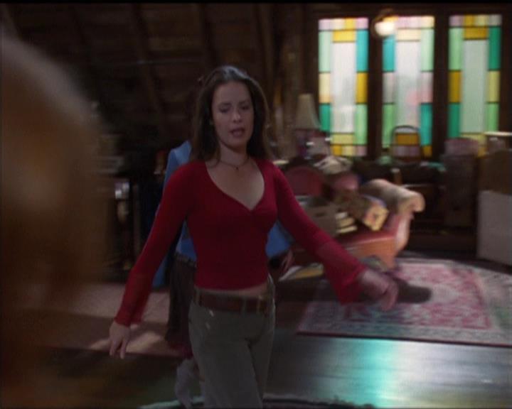 Charmed-Online-dot-net_5x05WitchesInTights1159.jpg