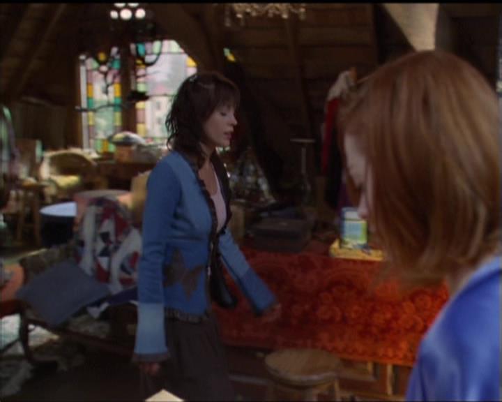 Charmed-Online-dot-net_5x05WitchesInTights1162.jpg