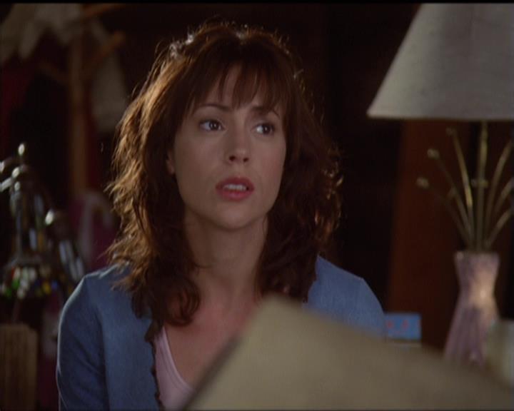 Charmed-Online-dot-net_5x05WitchesInTights1214.jpg