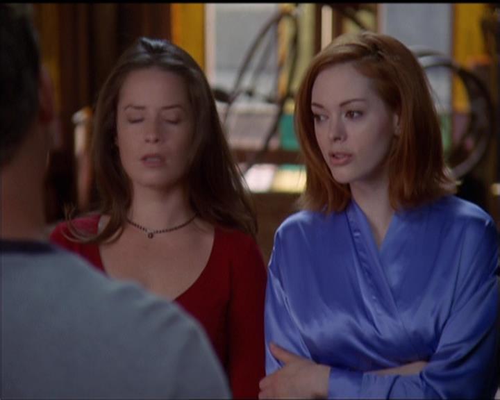 Charmed-Online-dot-net_5x05WitchesInTights1215.jpg