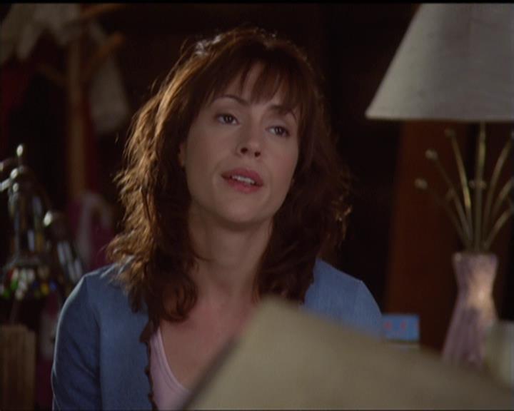 Charmed-Online-dot-net_5x05WitchesInTights1217.jpg