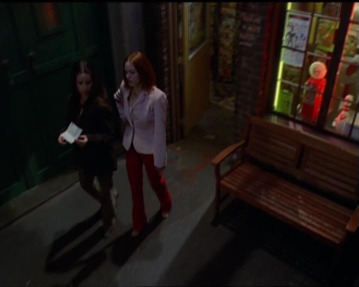 Charmed-Online-dot-net_5x05WitchesInTights1373.jpg