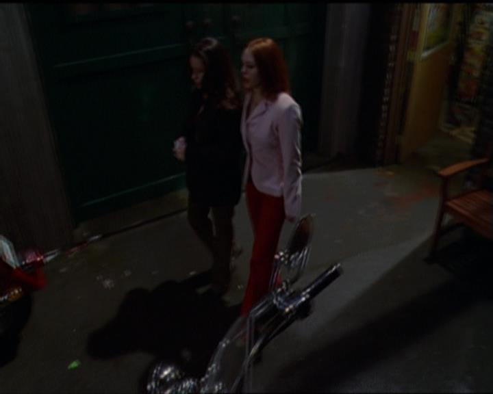 Charmed-Online-dot-net_5x05WitchesInTights1375.jpg