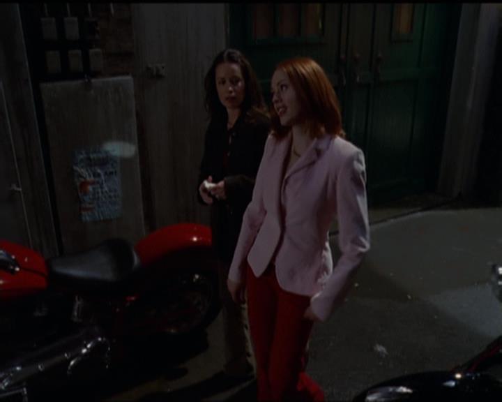 Charmed-Online-dot-net_5x05WitchesInTights1378.jpg