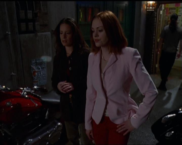 Charmed-Online-dot-net_5x05WitchesInTights1380.jpg