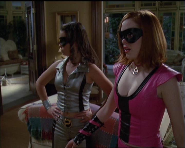 Charmed-Online-dot-net_5x05WitchesInTights1541.jpg