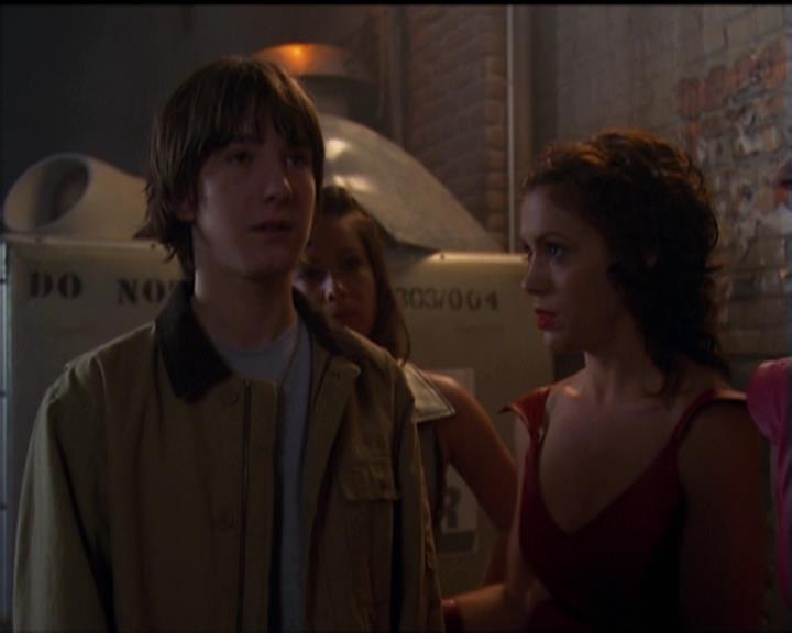 Charmed-Online-dot-net_5x05WitchesInTights1915.jpg
