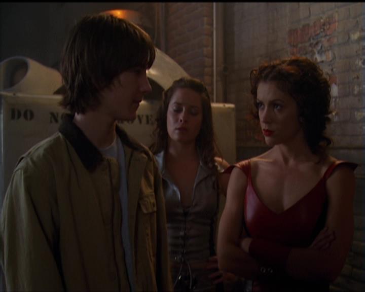 Charmed-Online-dot-net_5x05WitchesInTights1927.jpg
