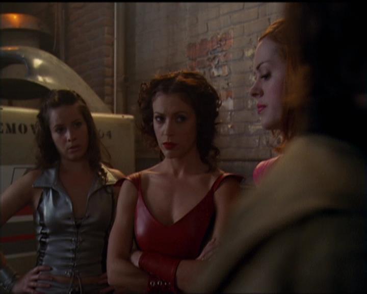 Charmed-Online-dot-net_5x05WitchesInTights1929.jpg