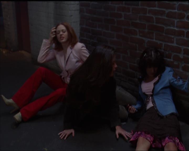 Charmed-Online-dot-net_5x05WitchesInTights2017.jpg Charmed-Online-dot-net_5x05WitchesInTights2017.jpg