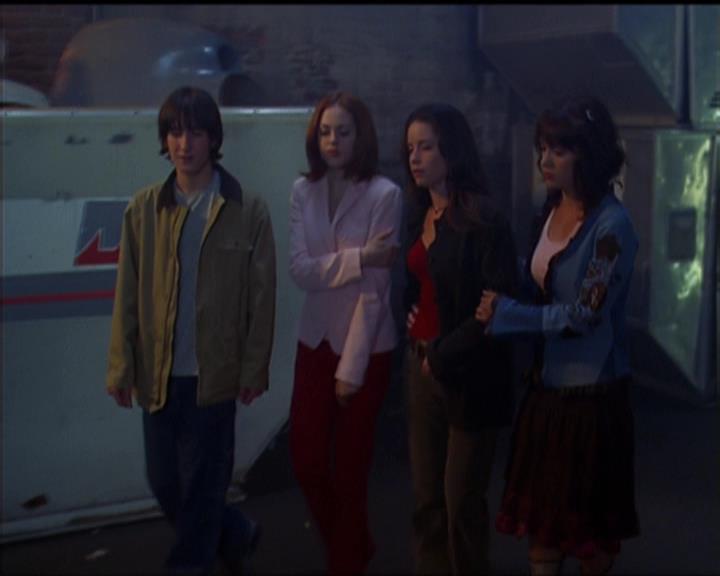 Charmed-Online-dot-net_5x05WitchesInTights2057.jpg Charmed-Online-dot-net_5x05WitchesInTights2057.jpg