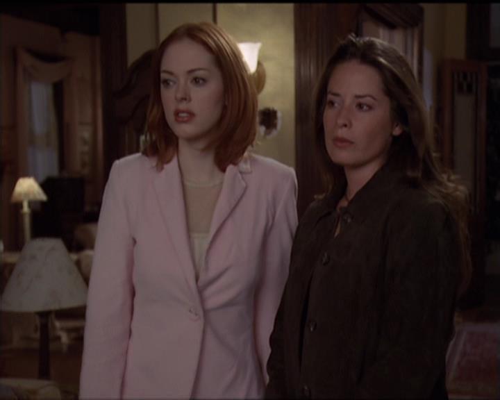 Charmed-Online-dot-net_5x05WitchesInTights2181.jpg