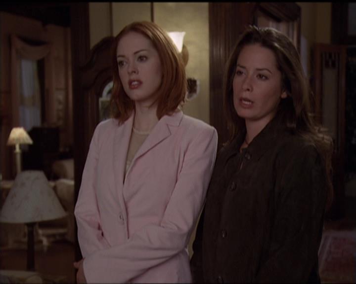 Charmed-Online-dot-net_5x05WitchesInTights2184.jpg