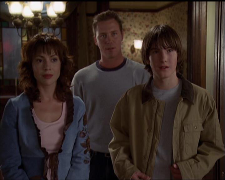 Charmed-Online-dot-net_5x05WitchesInTights2185.jpg