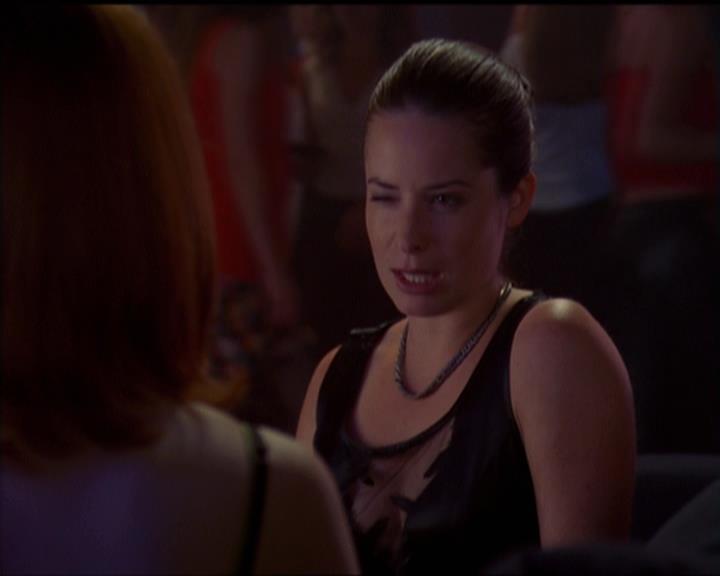 Charmed-Online-dot-net_5x05WitchesInTights2310.jpg