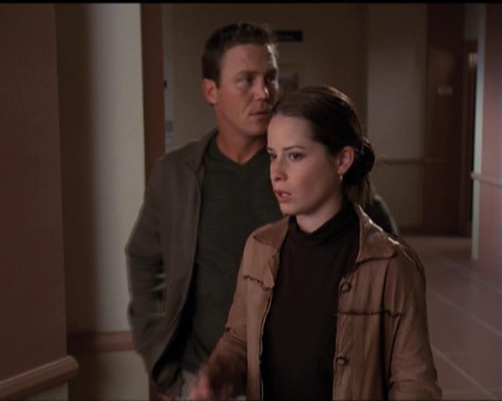 Charmed-Online-dot-net_5x06TheEyesHaveIt1353.jpg