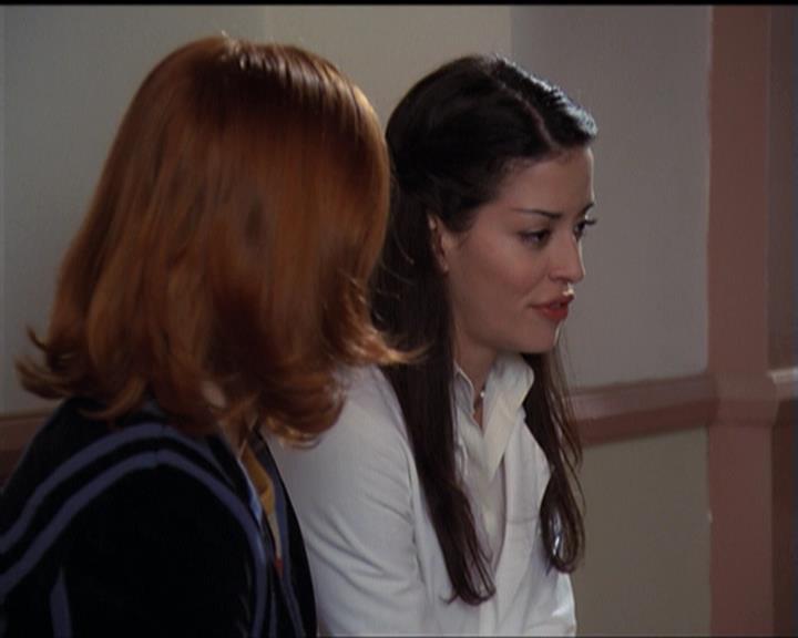 Charmed-Online-dot-net_5x06TheEyesHaveIt1716.jpg