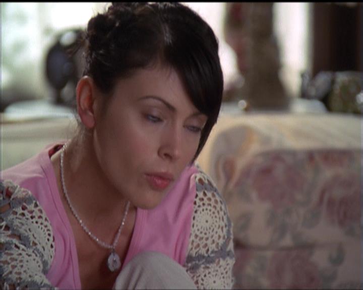 Charmed-Online-dot-510YTuMummyTambien0377.jpg Charmed-Online-dot-510YTuMummyTambien0377.jpg