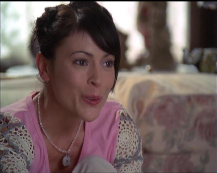 Charmed-Online-dot-510YTuMummyTambien0378.jpg Charmed-Online-dot-510YTuMummyTambien0378.jpg