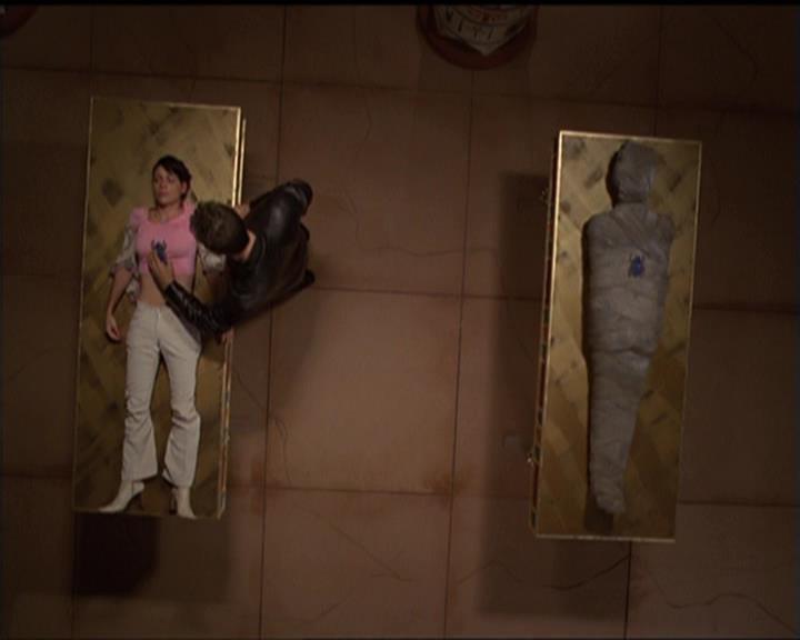 Charmed-Online-dot-510YTuMummyTambien0914.jpg
