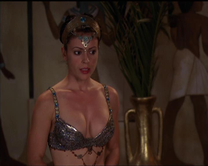 Charmed-Online-dot-510YTuMummyTambien1157.jpg Charmed-Online-dot-510YTuMummyTambien1157.jpg