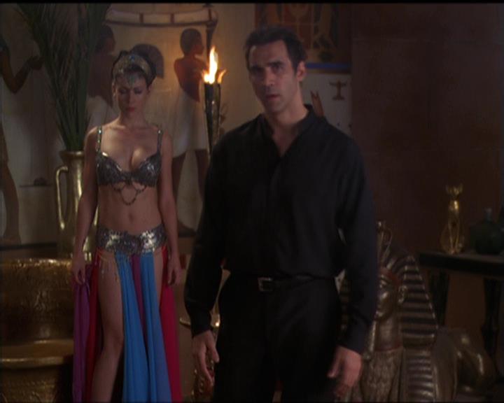 Charmed-Online-dot-510YTuMummyTambien1189.jpg Charmed-Online-dot-510YTuMummyTambien1189.jpg