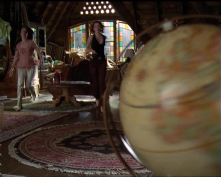 Charmed-Online-dot-510YTuMummyTambien1383.jpg Charmed-Online-dot-510YTuMummyTambien1383.jpg