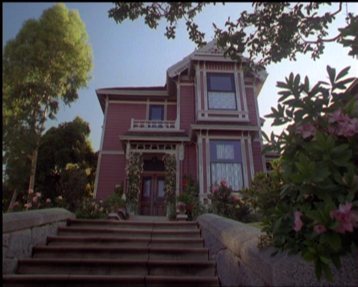 Charmed-Online-dot-510YTuMummyTambien1444.jpg Charmed-Online-dot-510YTuMummyTambien1444.jpg