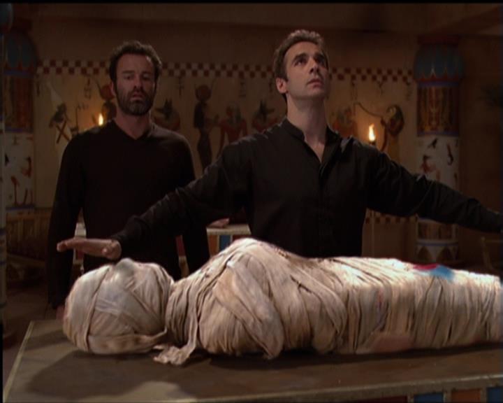 Charmed-Online-dot-510YTuMummyTambien1482.jpg Charmed-Online-dot-510YTuMummyTambien1482.jpg