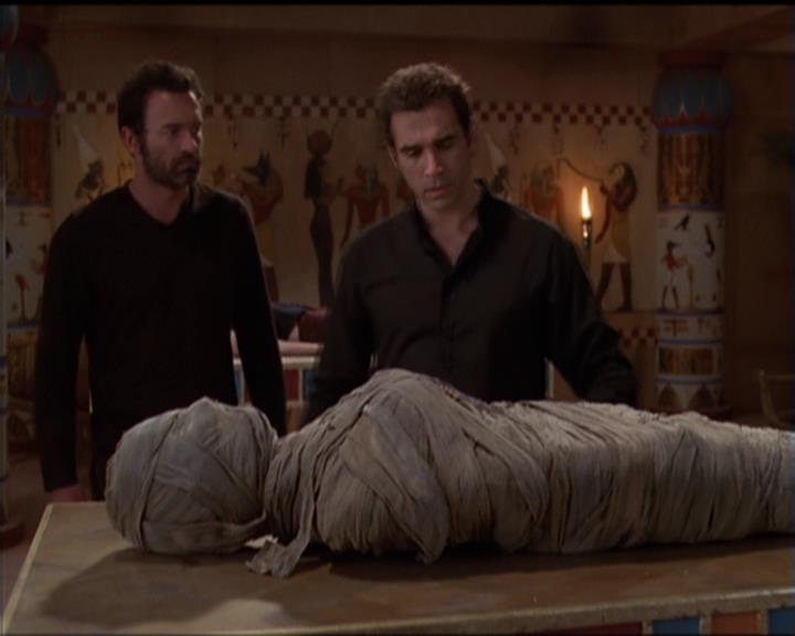 Charmed-Online-dot-510YTuMummyTambien1488.jpg Charmed-Online-dot-510YTuMummyTambien1488.jpg