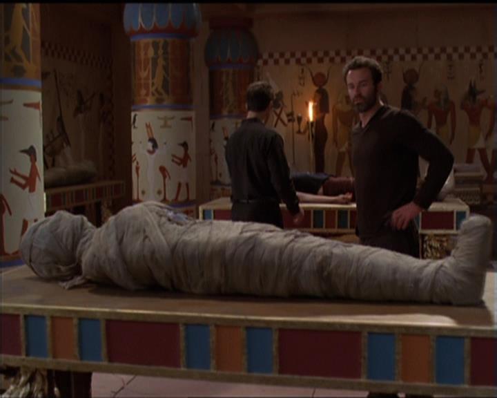 Charmed-Online-dot-510YTuMummyTambien1492.jpg Charmed-Online-dot-510YTuMummyTambien1492.jpg