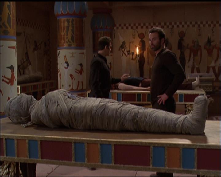 Charmed-Online-dot-510YTuMummyTambien1494.jpg Charmed-Online-dot-510YTuMummyTambien1494.jpg