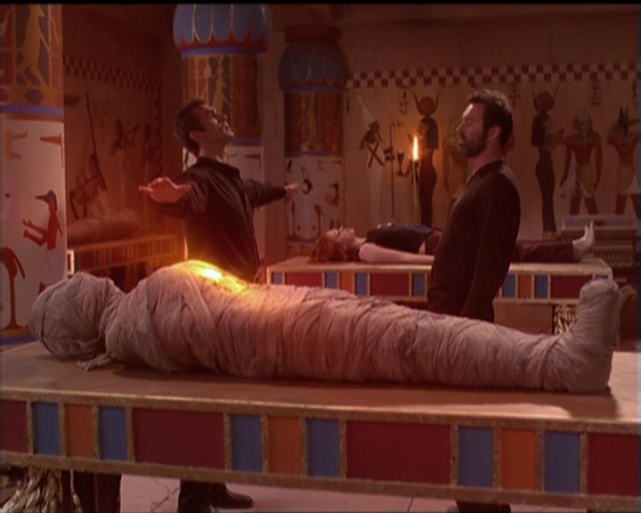 Charmed-Online-dot-510YTuMummyTambien1502.jpg Charmed-Online-dot-510YTuMummyTambien1502.jpg