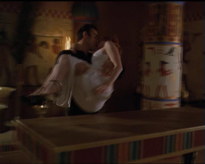 Charmed-Online-dot-510YTuMummyTambien1869.jpg Charmed-Online-dot-510YTuMummyTambien1869.jpg