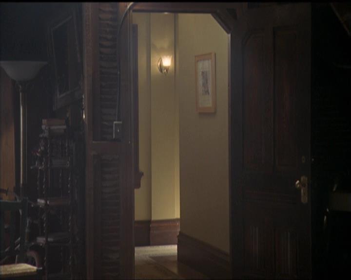 Charmed-Online-dot-510YTuMummyTambien2047.jpg Charmed-Online-dot-510YTuMummyTambien2047.jpg