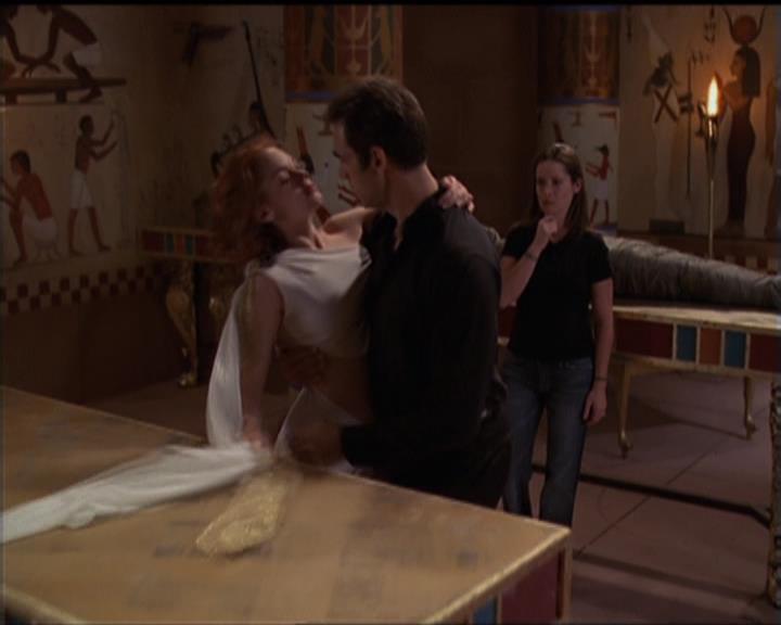 Charmed-Online-dot-510YTuMummyTambien2226.jpg