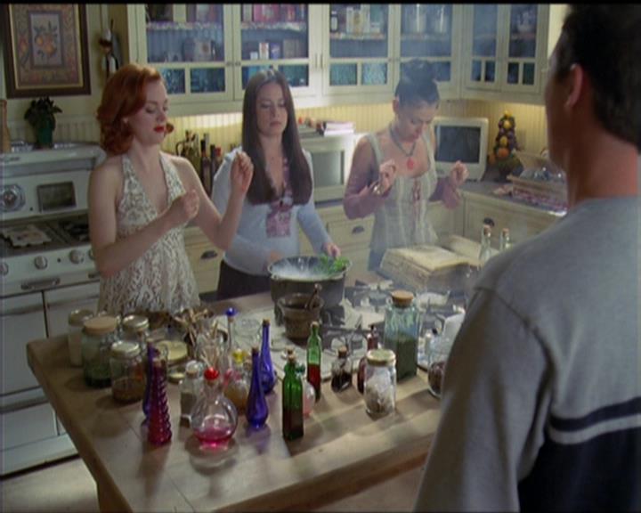 Charmed-Online-dot-513HouseCall0464.jpg Charmed-Online-dot-513HouseCall0464.jpg