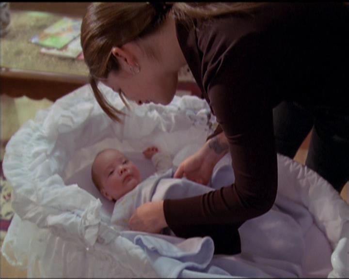 Charmed-Online-dot-516BabysFirstDemon0094.jpg Charmed-Online-dot-516BabysFirstDemon0094.jpg