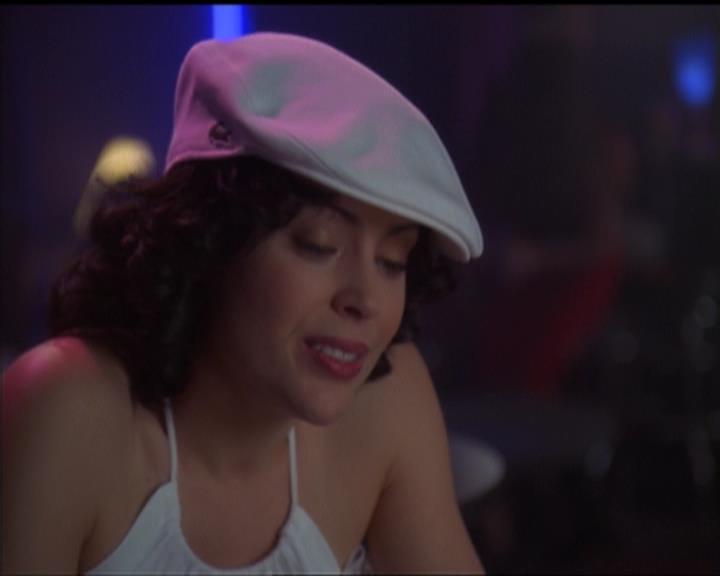 Charmed-Online-dot-517LuckyCharmed0016.jpg Charmed-Online-dot-517LuckyCharmed0016.jpg