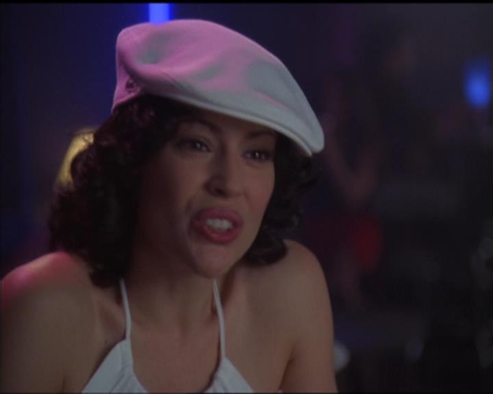 Charmed-Online-dot-517LuckyCharmed0024.jpg Charmed-Online-dot-517LuckyCharmed0024.jpg