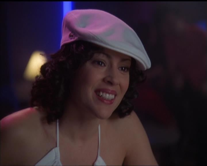 Charmed-Online-dot-517LuckyCharmed0054.jpg Charmed-Online-dot-517LuckyCharmed0054.jpg