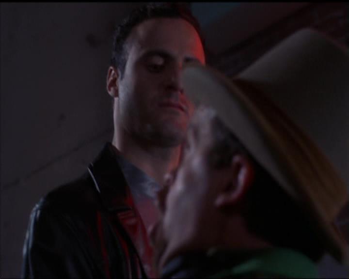 Charmed-Online-dot-517LuckyCharmed0213.jpg Charmed-Online-dot-517LuckyCharmed0213.jpg