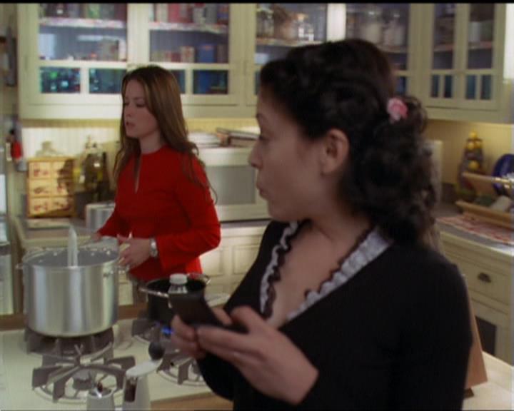 Charmed-Online-dot-517LuckyCharmed0380.jpg Charmed-Online-dot-517LuckyCharmed0380.jpg