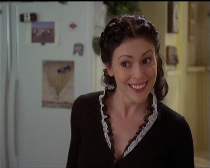 Charmed-Online-dot-517LuckyCharmed0399.jpg Charmed-Online-dot-517LuckyCharmed0399.jpg