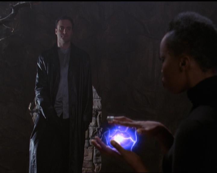 Charmed-Online-dot-517LuckyCharmed0481.jpg Charmed-Online-dot-517LuckyCharmed0481.jpg