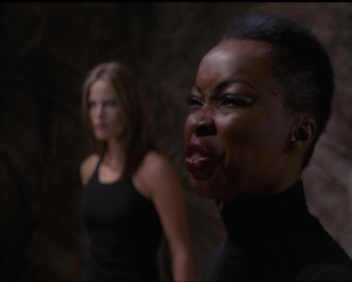 Charmed-Online-dot-517LuckyCharmed0501.jpg Charmed-Online-dot-517LuckyCharmed0501.jpg